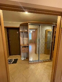 Новосибирская область, Новосибирск, р-н Дзержинский, ул. Есенина, 10/2