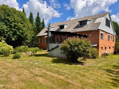 Продается 2-этажный дом, 180 м²