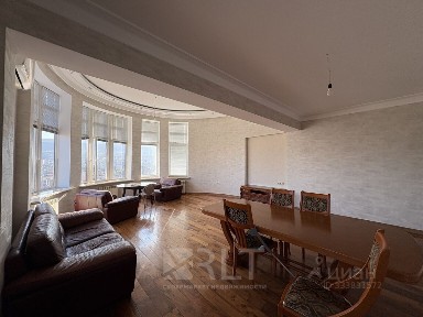 Сдается 4-комн. квартира, 206 м²
