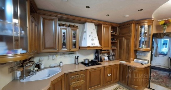Продается 4-комн. квартира, 139,5 м²