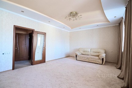 Продается 4-комн. квартира, 176 м²