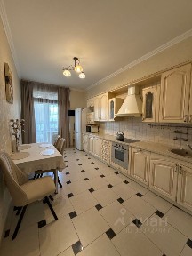 Продается 2-комн. квартира, 72,7 м²