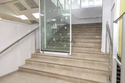 Сдается торговая площадь, 2 300 м²