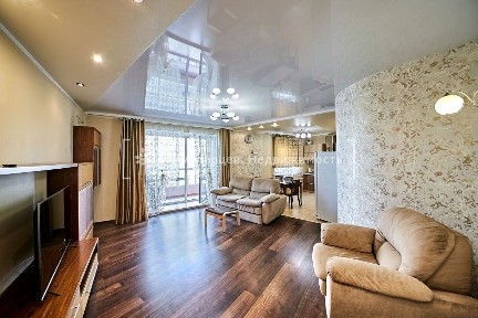 Продается 4-комн. квартира, 102,6 м²
