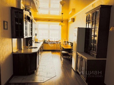 Продается многокомнатная квартира, 198,4 м²