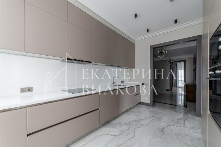 Продается 3-комн. квартира, 111 м²