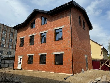 Сдается здание, 295 м²
