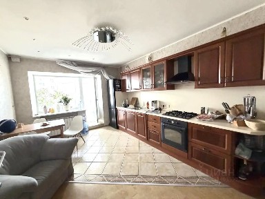 Продается 1-комн. квартира, 57 м²