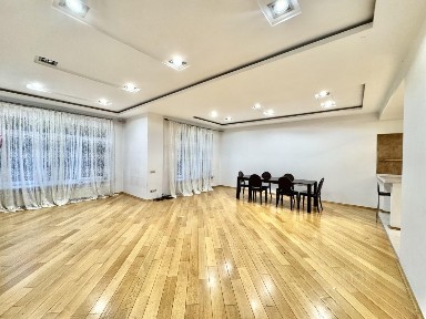 Продается 2-этажный таунхаус, 202 м²