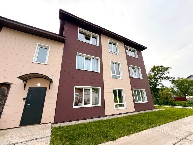 Сдается 3-этажный дом, 184 м²