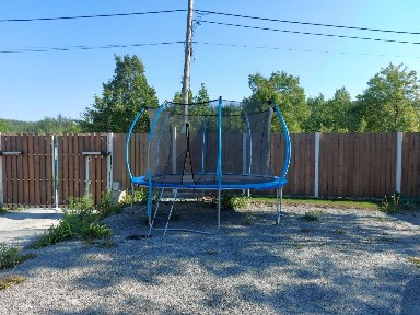 Сдается 2-этажный дом, 300 м²