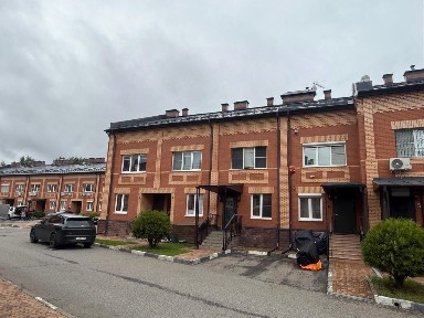 Продается 3-этажный таунхаус, 138,8 м²