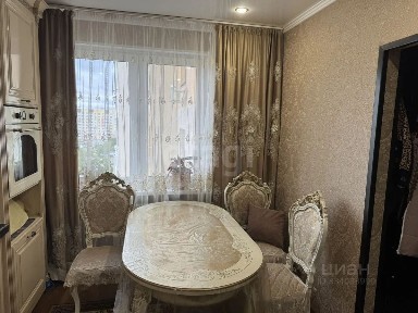 Продается 2-комн. квартира, 72 м²