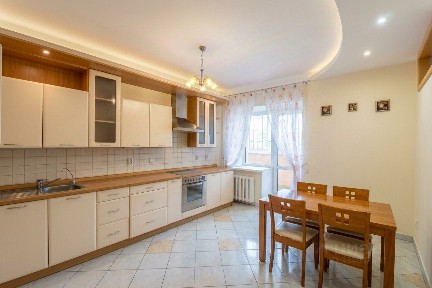 Продается 4-комн. квартира, 118,1 м²