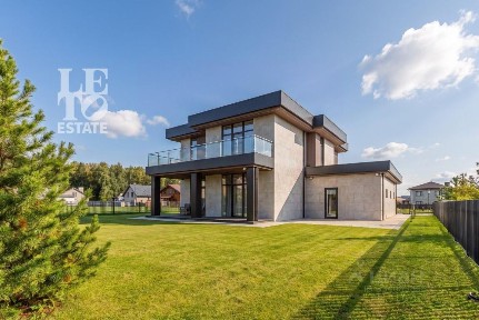 Продается 2-этажный дом, 320,4 м²