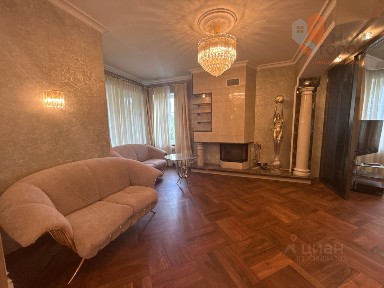 Продается 3-этажный коттедж, 377 м²