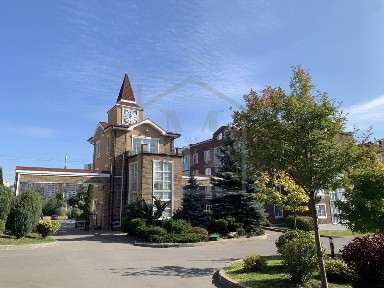 Продается 3-этажный таунхаус, 135 м²