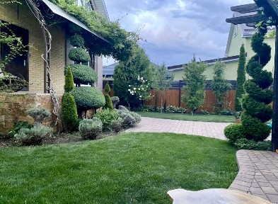 Продается 3-этажный дом, 280 м²