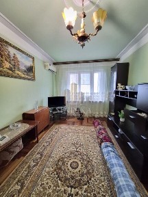 Продается 4-комн. квартира, 83 м²