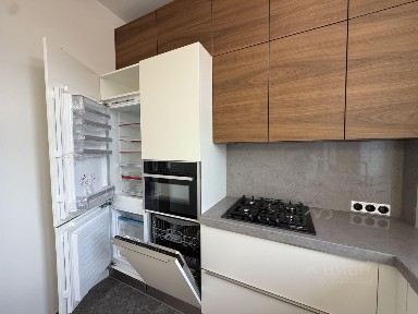 Продается 3-комн. квартира, 93 м²