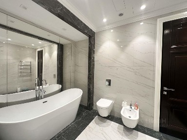 Продается 4-комн. квартира, 185 м²