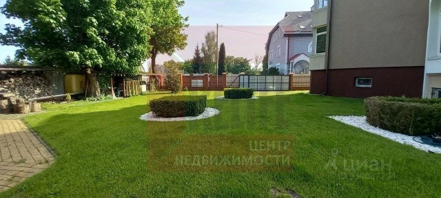 Продается 3-этажный дом, 351 м²