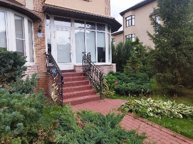 Продается 3-этажный таунхаус, 252 м²