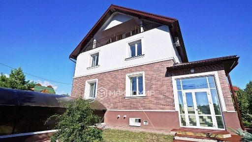 Продается 4-этажный коттедж, 291 м²