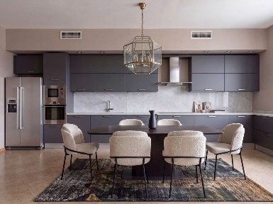 Сдается 4-комн. квартира, 195 м²
