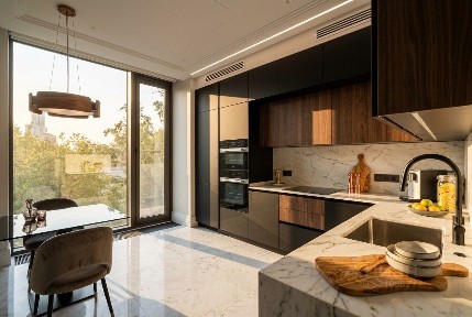 Сдается 3-комн. квартира, 151 м²