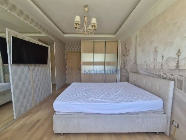 Продается 2-комн. квартира, 65,8 м²