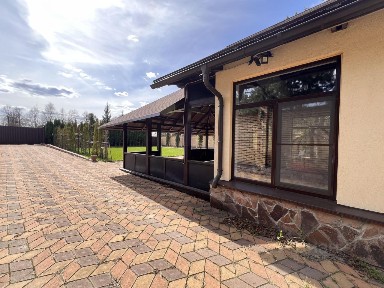 Продается 3-этажный коттедж, 450 м²