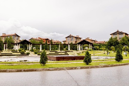 Продается 3-этажный таунхаус, 293 м²