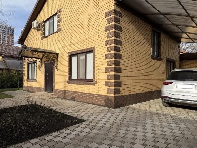 Продается 2-этажный дом, 180 м²