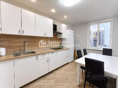 Сдается 4-комн. квартира, 101,2 м²