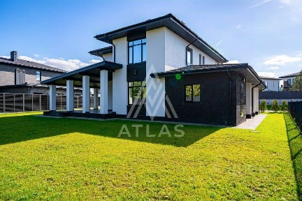 Продается 2-этажный дом, 248 м²