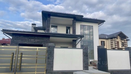 Продается 2-этажный дом, 312 м²