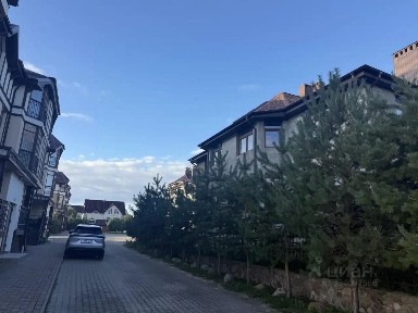Продается 3-этажный коттедж, 700 м²