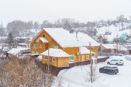 Сдается 2-этажный дом, 200 м²