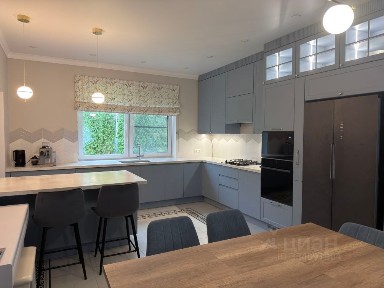 Продается 3-этажный дом, 360 м²