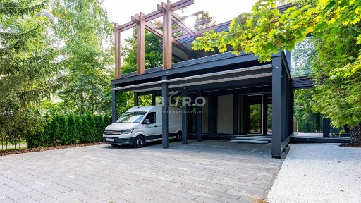 Продается 2-этажный дом, 500 м²