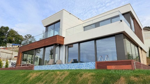 Продается 2-этажный коттедж, 350 м²