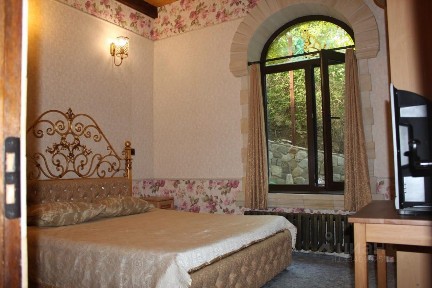 Сдается 30% часть 3-этажного дома, 240 м²