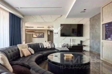 Продается 4-комн. квартира, 230 м²