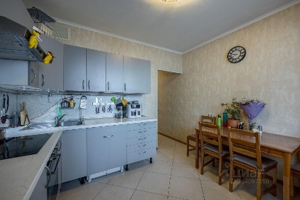 Продается 1-комн. квартира, 42 м²