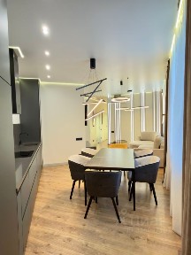 Продается 4-комн. квартира, 100 м²