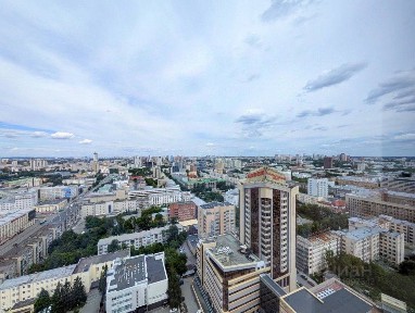 Свердловская область, Екатеринбург, р-н Центр, ул. Малышева, 51