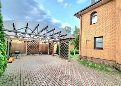 Сдается 3-этажный коттедж, 300 м²