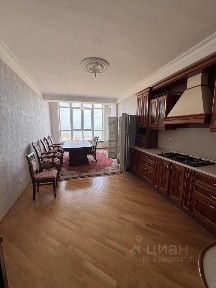 Продается 4-комн. квартира, 140 м²