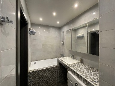 Продается 2-комн. квартира, 67 м²
